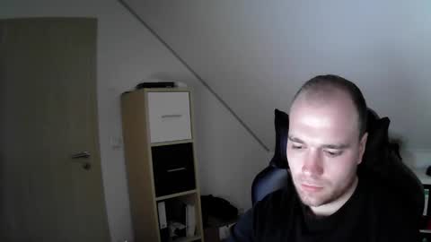 here4y online show from November 13, 8:02 am