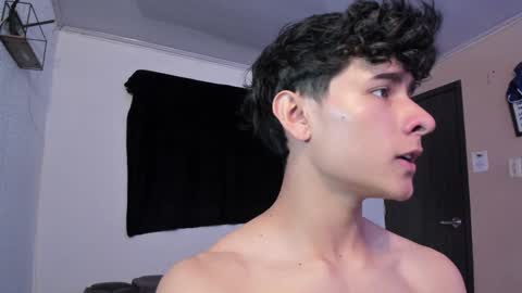 Noah online show from December 9, 2:49 pm