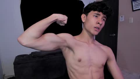 Noah online show from December 13, 3:54 pm