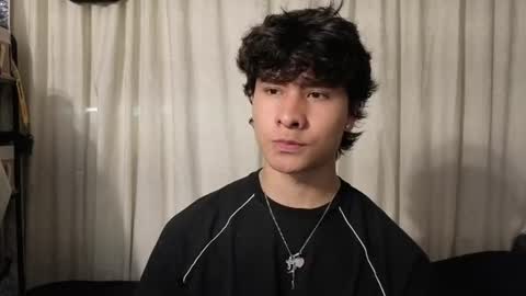 Snapshot of j_u_p_i_t_e_r chatting on June 9, 6:08 pm Noah online show from June 9, 6:08 pm