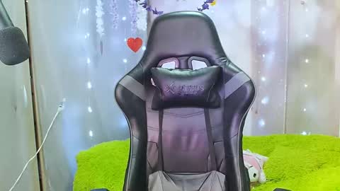 jade 18  online show from February 26, 11:48 pm