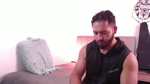 Snapshot of jack_master_muscle chatting on February 3, 5:56 pm jack and leah online show from February 3, 5:56 pm