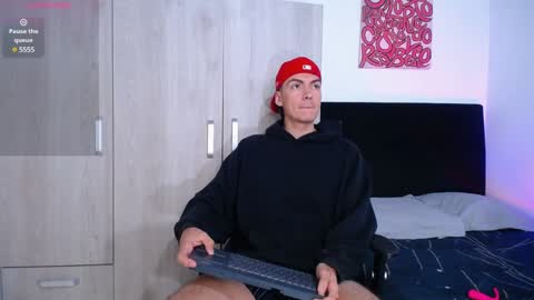 INDEPENDENT MODEL online show from January 25, 11:13 am