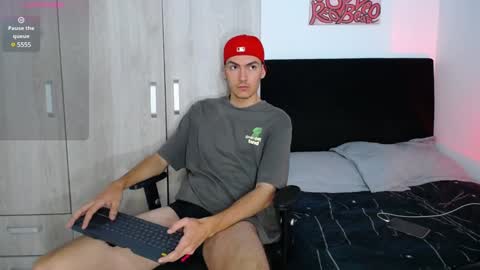 INDEPENDENT MODEL online show from January 30, 11:01 am