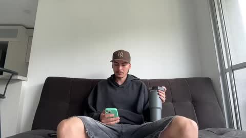 INDEPENDENT MODEL online show from September 16, 2:40 pm