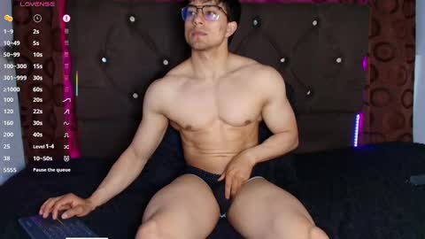 Jacke online show from February 11, 12:15 am