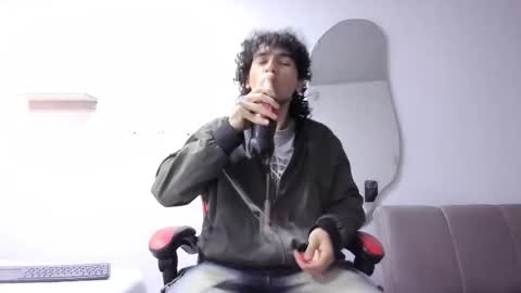 Snapshot of jackestaylor chatting on December 15, 8:51 am Jackes Taylor online show from December 15, 8:51 am