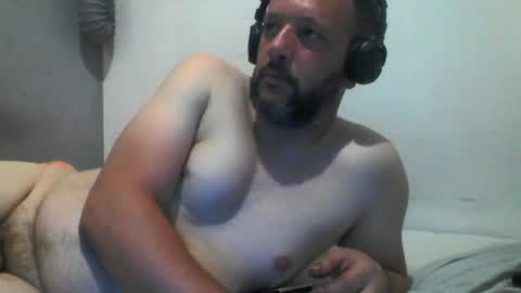 Snapshot of jackggj chatting on June 14, 8:11 pm jackggj online show from June 14, 8:11 pm