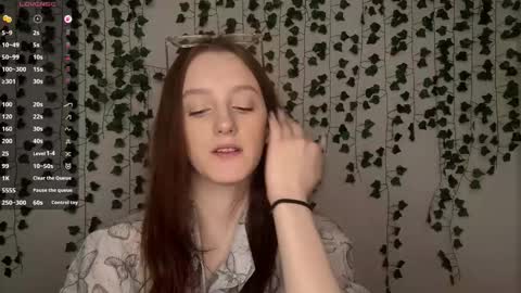 Lisa online show from February 26, 12:15 pm