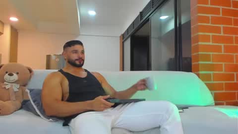 Jackson Wayne online show from April 18, 11:27 pm