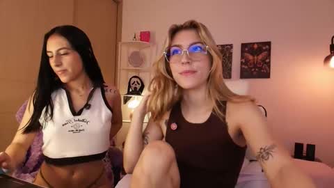 Snapshot of jacky_croft chatting on November 3, 5:42 am Linda Sofia help me get to 100 thumbs up online show from November 3, 5:42 am