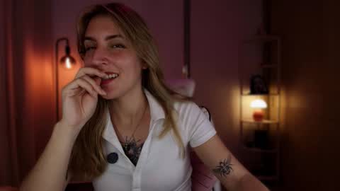 Linda Sofia help me get to 100 thumbs up online show from February 28, 2:23 am