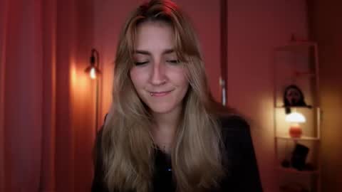 Linda Sofia help me get to 100 thumbs up online show from March 16, 2:06 am