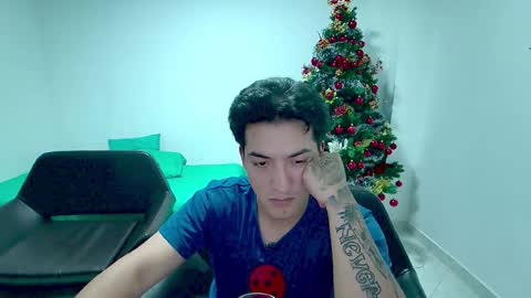 jackyrosee2323 online show from December 14, 10:36 pm