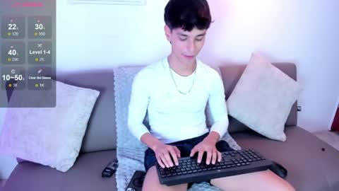 Snapshot of jacob_colliins chatting on May 29, 3:04 am jacob_colliins online show from May 29, 3:04 am