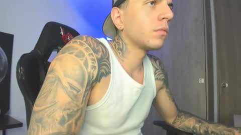 jacobb116 online show from September 18, 10:01 pm