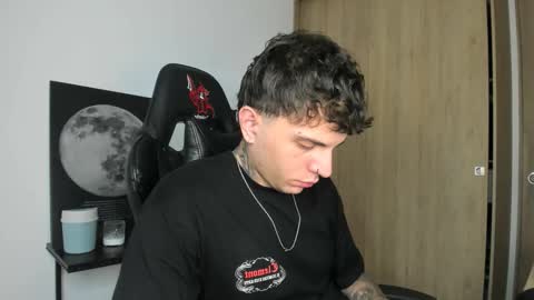 jacobb116 online show from November 27, 1:18 am