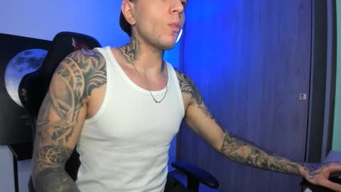 jacobb116 online show from December 5, 1:14 am