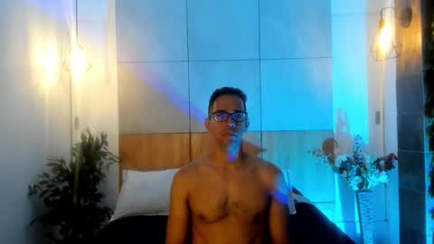 jacobdraven online show from December 2, 3:23 am