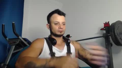 Snapshot of jacobjamess chatting on January 27, 3:26 am jacobjamess online show from January 27, 3:26 am