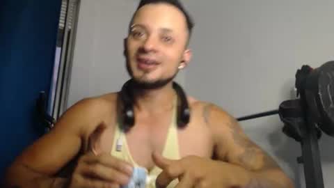 Snapshot of jacobjamess chatting on February 4, 11:27 pm jacobjamess online show from February 4, 11:27 pm