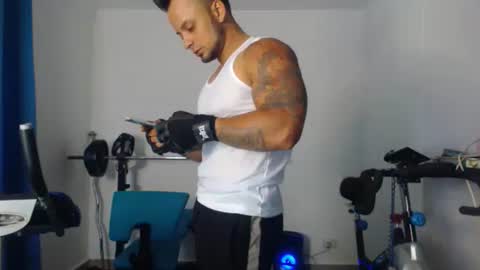 Snapshot of jacobjamess chatting on November 14, 1:21 pm jacobjamess online show from November 14, 1:21 pm