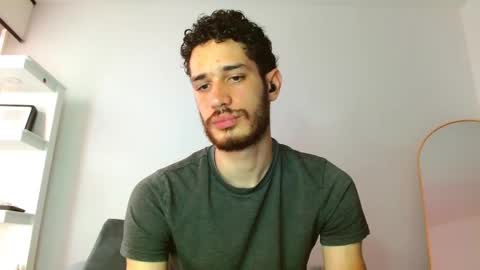 Snapshot of jacobmurphy2103 chatting on September 13, 3:01 pm JACOB ROBIN online show from September 13, 3:01 pm