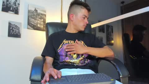 Snapshot of jacobstones_ chatting on January 20, 5:48 am JACOB STONES online show from January 20, 5:48 am