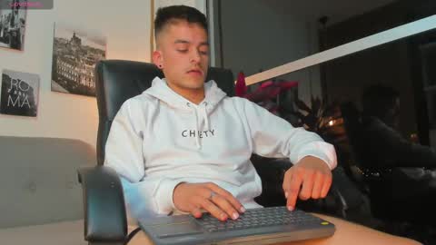 Snapshot of jacobstones_ chatting on February 9, 6:54 am JACOB STONES online show from February 9, 6:54 am