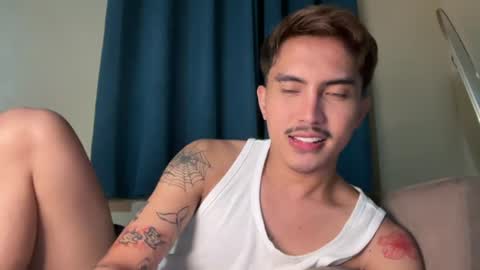 Snapshot of jacobthebezt chatting on June 23, 8:29 pm Jacob online show from June 23, 8:29 pm