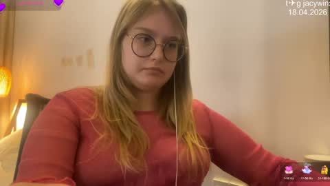 jacywinslat online show from April 18, 5:06 pm