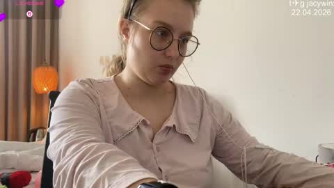 jacywinslat online show from April 22, 5:43 am