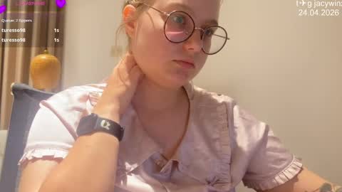 jacywinslat online show from April 25, 4:48 pm