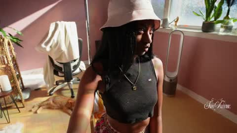 Snapshot of jada_valentine chatting on July 7, 10:25 pm Jada online show from July 7, 10:25 pm