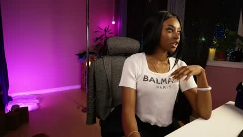 Snapshot of jada_valentine chatting on July 23, 5:27 am Jada online show from July 23, 5:27 am
