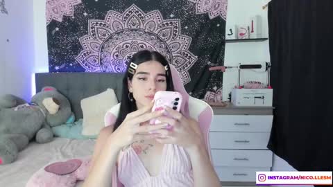 Snapshot of jade__weed chatting on January 19, 6:53 am   online show from January 19, 6:53 am
