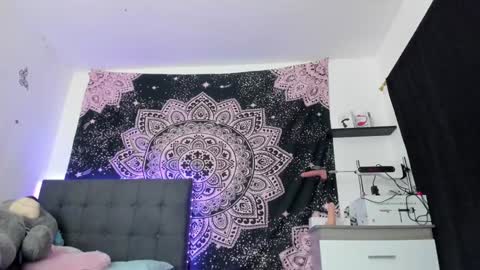 Snapshot of jade__weed chatting on January 30, 2:49 am   online show from January 30, 2:49 am