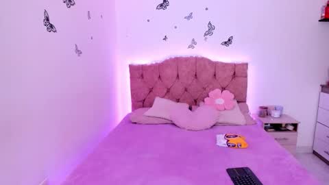 Snapshot of jade__weed chatting on October 17, 9:50 pm   online show from October 17, 9:50 pm