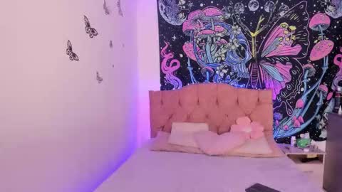 Snapshot of jade__weed chatting on November 27, 12:02 am online show from November 27, 12:02 am