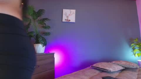Snapshot of jade_brunnette chatting on May 15, 8:38 pm Jade Brunete online show from May 15, 8:38 pm