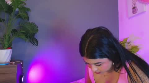 Snapshot of jade_brunnette chatting on May 21, 8:27 pm Jade Brunete online show from May 21, 8:27 pm