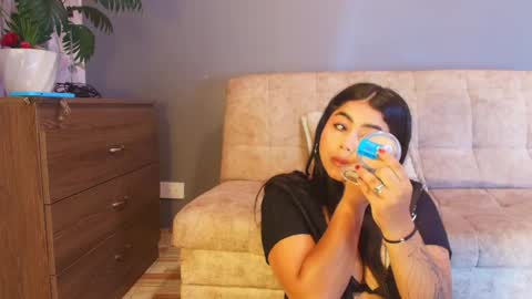 Snapshot of jade_brunnette chatting on June 1, 8:32 pm Jade Brunete online show from June 1, 8:32 pm