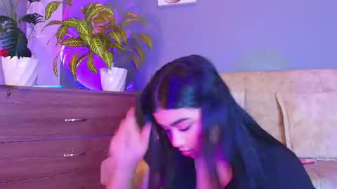 Snapshot of jade_brunnette chatting on June 10, 8:30 pm Jade Brunete online show from June 10, 8:30 pm