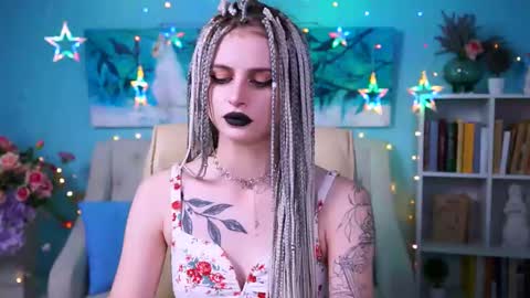 jade_castle online show from December 14, 4:23 am
