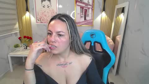 Snapshot of jade_jones_a chatting on September 20, 3:51 am Jade online show from September 20, 3:51 am