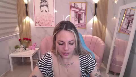 Snapshot of jade_jones_a chatting on September 24, 4:05 am Jade online show from September 24, 4:05 am