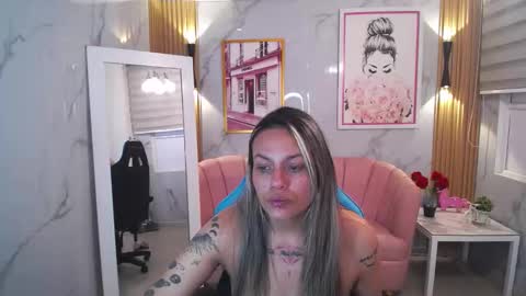 Snapshot of jade_jones_a chatting on October 19, 3:40 am Jade online show from October 19, 3:40 am