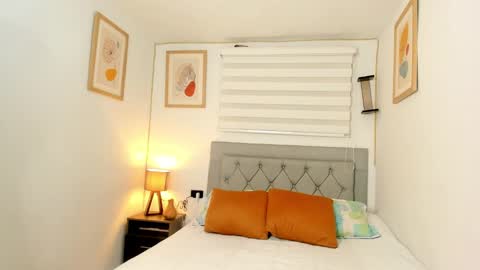 Jade smile online show from December 19, 3:30 pm