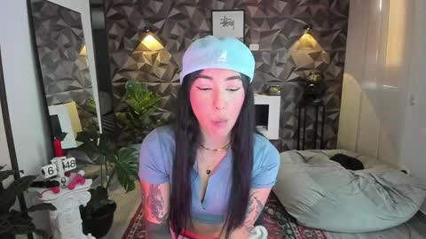 Snapshot of jade_porn chatting on January 23, 11:48 am Jade  independent model online show from January 23, 11:48 am