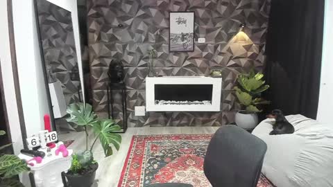 Snapshot of jade_porn chatting on January 28, 11:17 am Jade  independent model online show from January 28, 11:17 am